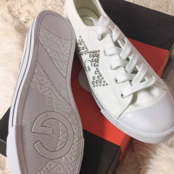 White G by guess shoes - Picture 2 of 2